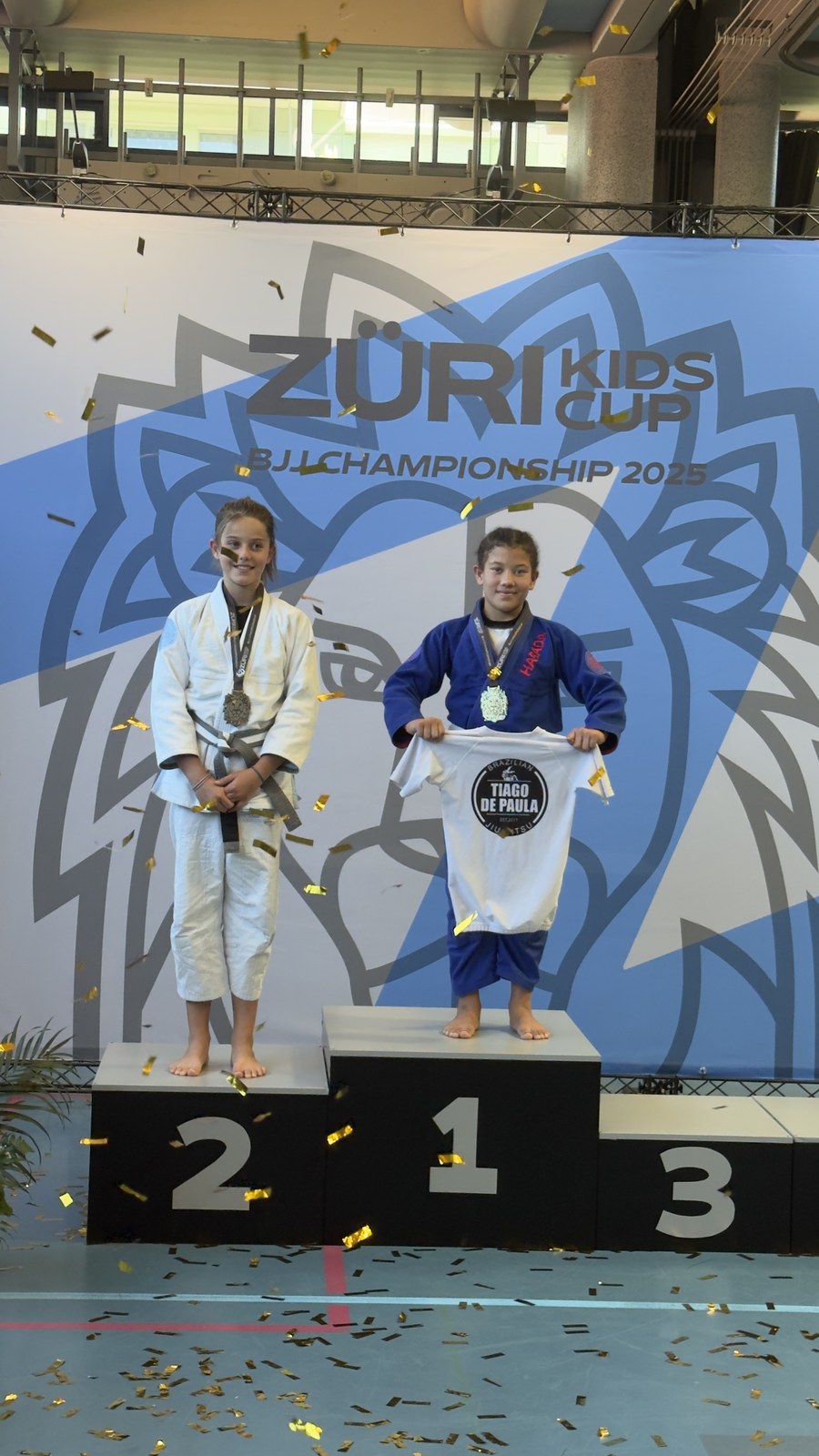 Erster Platz in der Gi-Kategorie am Züri Kids Cup BJJ Championship 2025.